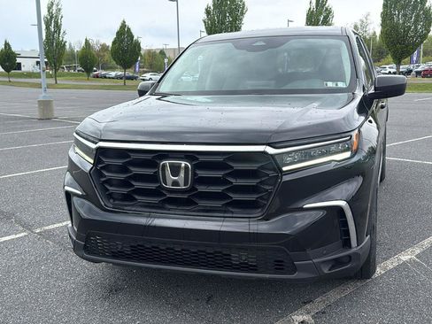 Used 2023 Honda Pilot LX image 16
