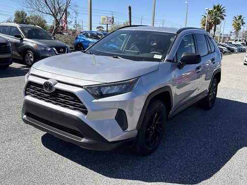 Used 2019 Toyota RAV4 LE image 8
