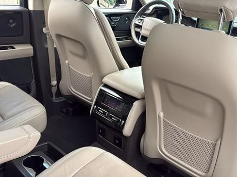 Used 2023 Lincoln Aviator Reserve w/ Elements Package Plus AWD/4WD image 16