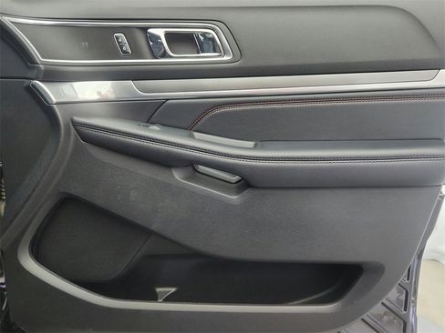 Used 2018 Ford Explorer Sport image 27