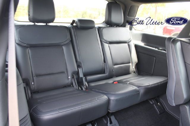 New 2027 Ford Expedition Platinum w/ Stealth Appearance Package AWD/4WD image 10
