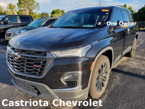 Used 2022 Chevrolet Traverse RS FWD image 1