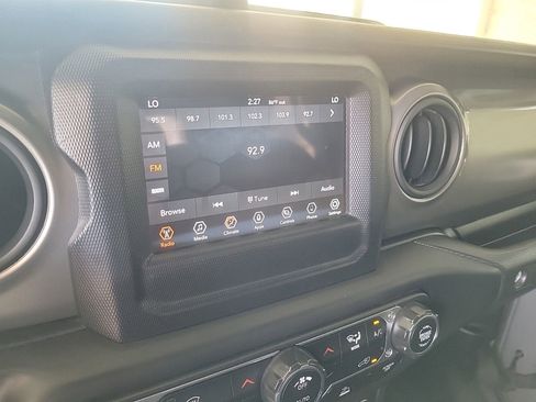 Used 2021 Jeep Gladiator Sport AWD/4WD image 20