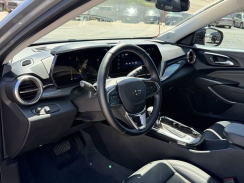 Used 2024 Chevrolet Trax ACTIV w/ Driver Confidence Package image 15