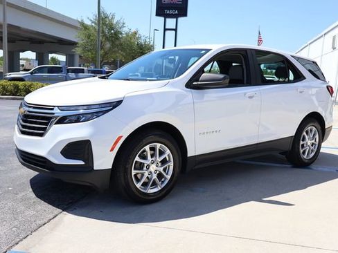 Used 2024 Chevrolet Equinox LS FWD image 3
