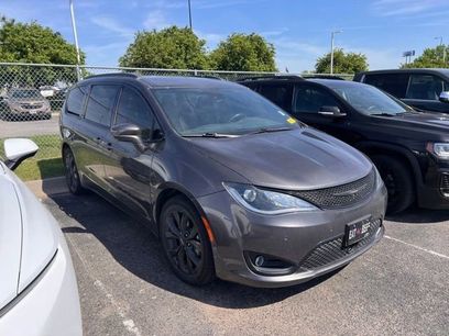 Used 2020 Chrysler Pacifica Touring-L Plus w/ Advanced Safetytec Group