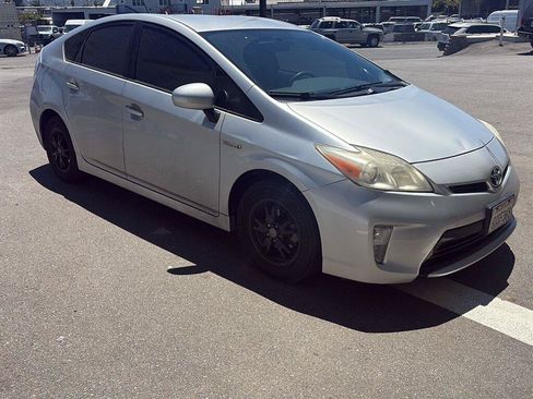 Used 2012 Toyota Prius Two FWD image 2