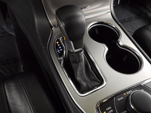 Used 2019 Jeep Grand Cherokee Limited w/ Luxury Group II image 37