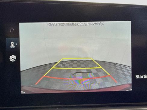 Used 2025 Hyundai Elantra SEL FWD image 22