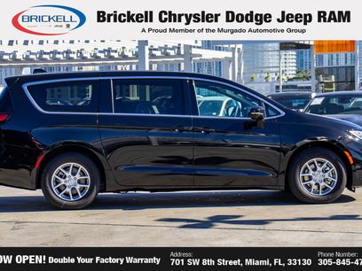 New 2026 Chrysler Pacifica Select