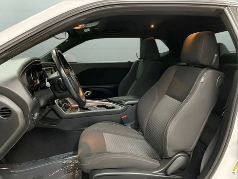 Used 2021 Dodge Challenger SXT RWD image 10