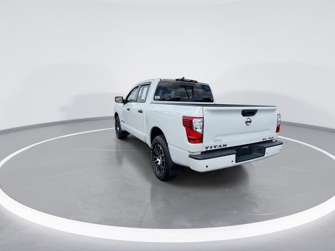 Used 2022 Nissan Titan SV AWD/4WD image 6
