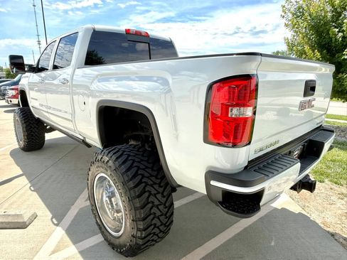 Used 2016 GMC Sierra 2500 Denali w/ Duramax Plus Package AWD/4WD image 7