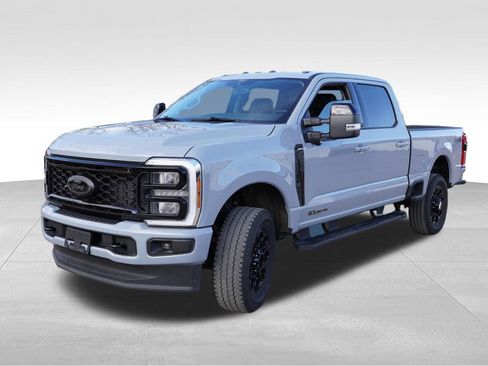 Used 2025 Ford F350 Lariat w/ Black Appearance Package AWD/4WD image 11