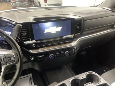 Used 2024 Chevrolet Silverado 1500 LT w/ Z71 Off-Road Package image 29