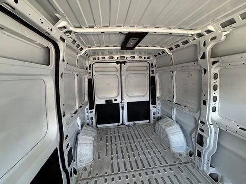 Used 2025 RAM ProMaster 2500 w/ Convenience Group FWD image 16