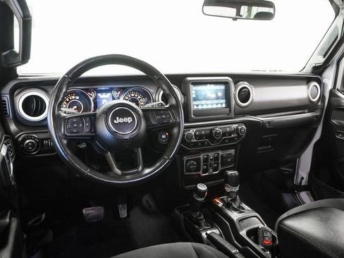 Certified 2022 Jeep Gladiator Willys image 18