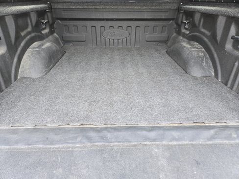 Used 2018 Ford F150 Platinum w/ Equipment Group 701A Luxury image 14