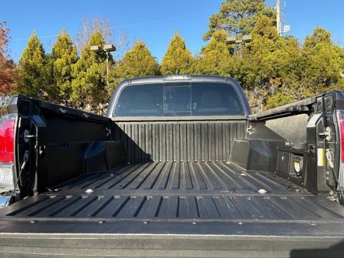Used 2023 Toyota Tacoma TRD Off-Road image 17