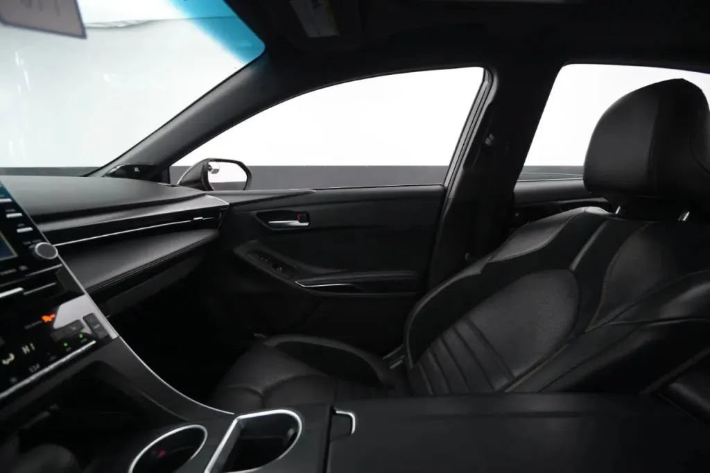Used 2019 Toyota Avalon XSE w/ All Weather Liner Package FWD image 37