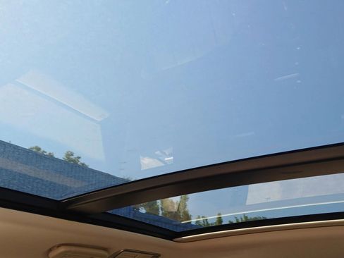 Used 2017 Land Rover Range Rover Sport HSE image 37