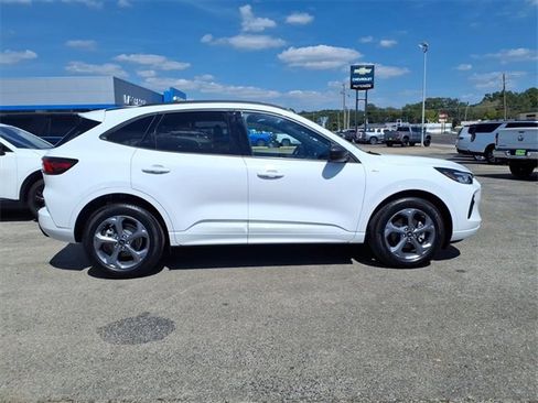 Used 2023 Ford Escape ST-Line image 2