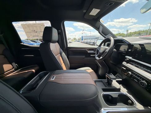 New 2026 Chevrolet Silverado 1500 High Country w/ Technology Package AWD/4WD image 15