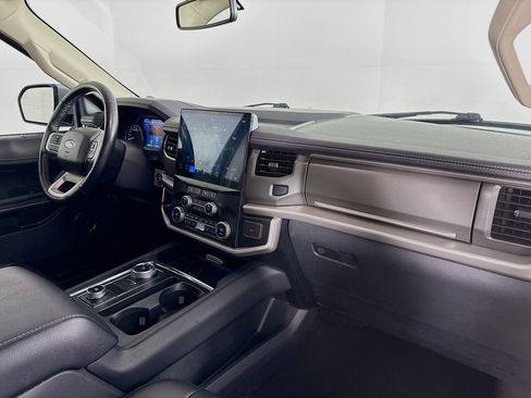 Used 2023 Ford Expedition XLT image 38