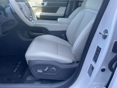 Used 2024 Hyundai Santa Fe SEL FWD image 17