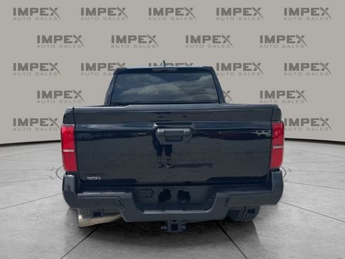 Used 2025 Toyota Tacoma TRD Sport AWD/4WD image 4