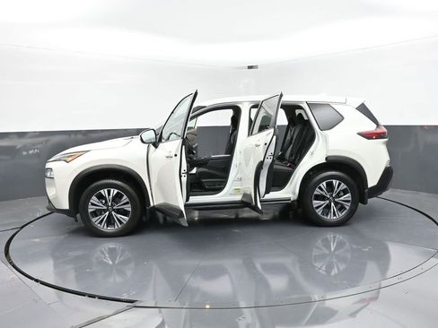 Used 2022 Nissan Rogue SV image 46