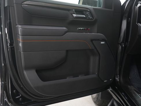 Used 2025 GMC Sierra 1500 AT4 w/ AT4 Preferred Package image 18