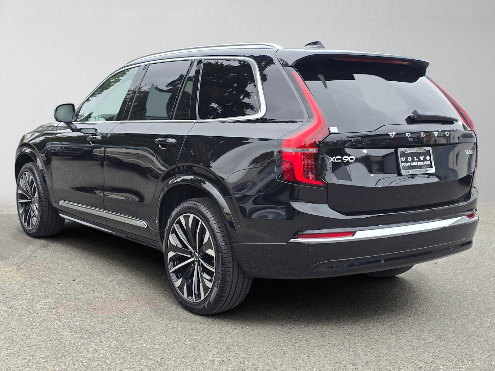 Used 2026 Volvo XC90 B6 Ultra w/ Protection Package AWD/4WD image 5