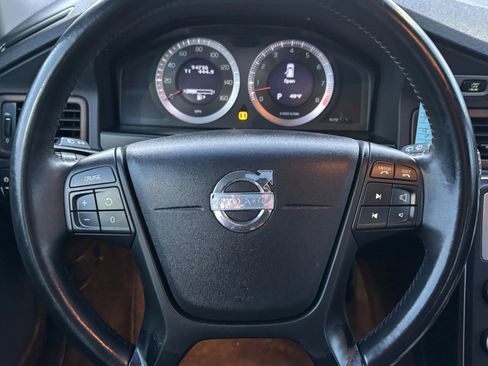 Used 2011 Volvo XC70 3.2 image 11