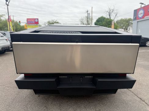 Used 2024 Tesla Cybertruck AWD Crew Cab image 7
