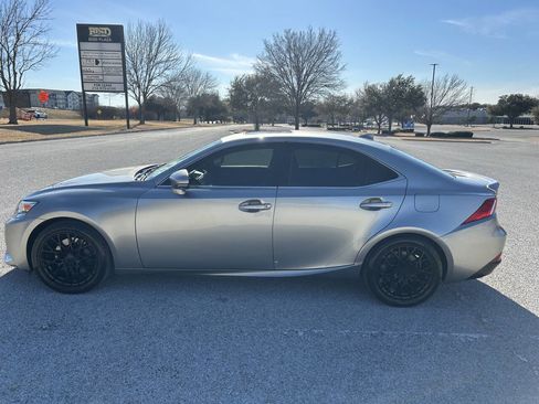 Used 2016 Lexus IS 200t image 9