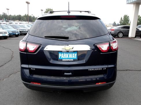 Used 2016 Chevrolet Traverse LS image 4