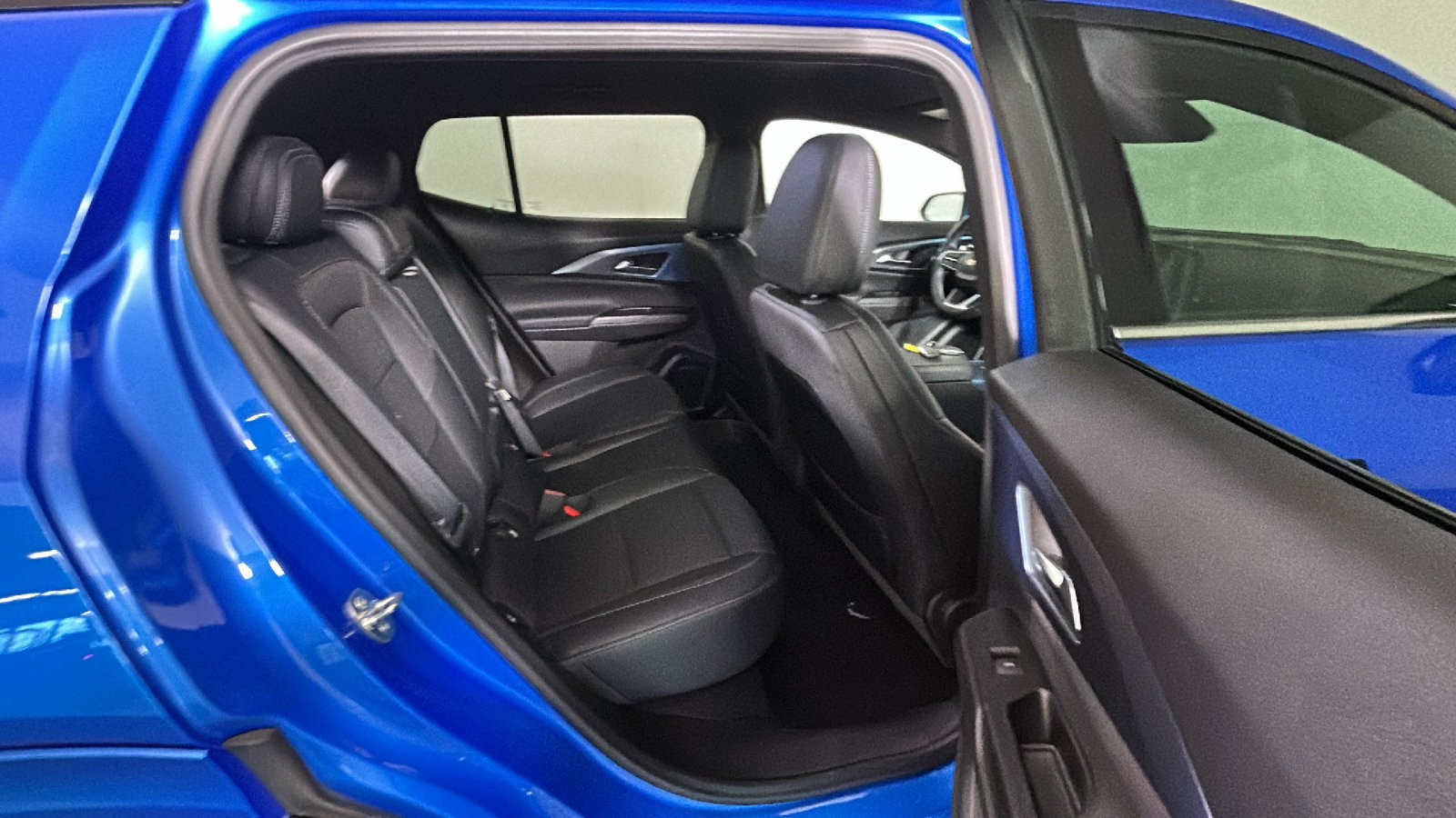 Used 2024 Chevrolet Equinox EV LT FWD image 35