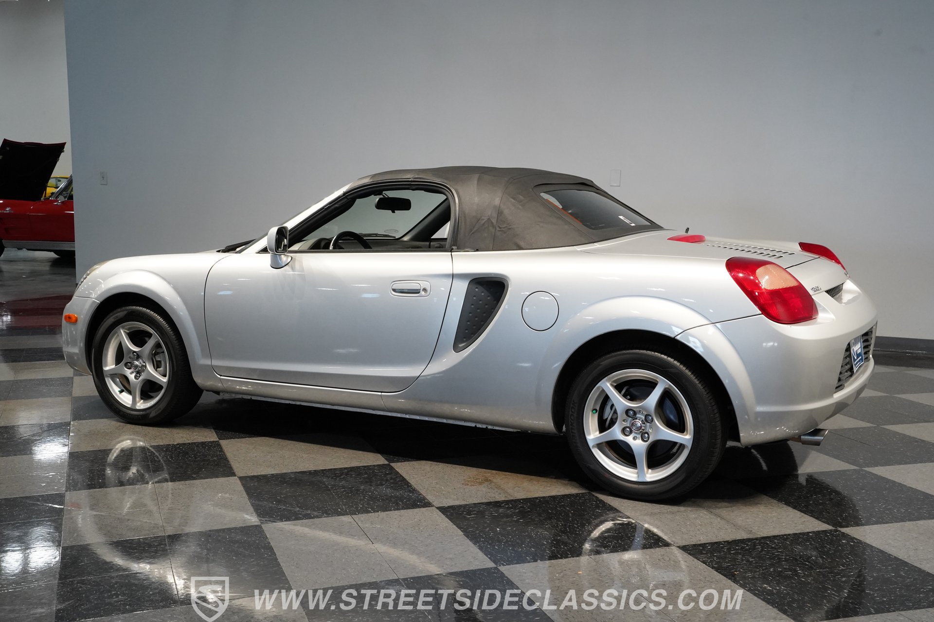 Used 2001 Toyota MR2 RWD image 9