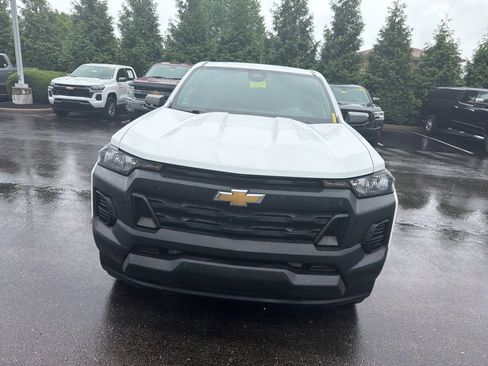 Used 2023 Chevrolet Colorado W/T AWD/4WD image 8