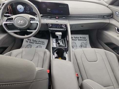 Certified 2024 Hyundai Elantra SEL w/ Convenience Package FWD image 9