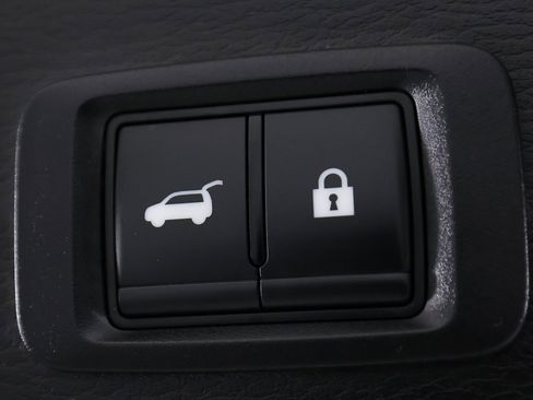 Used 2025 Mitsubishi Outlander AWD image 14