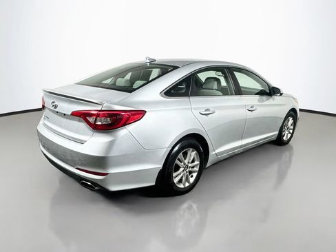 Used 2017 Hyundai Sonata SE FWD image 8