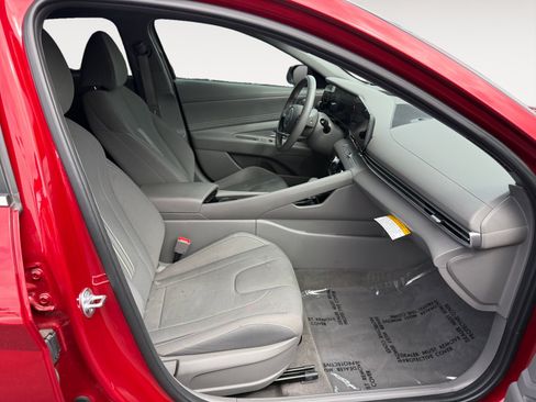 Used 2025 Hyundai Elantra SEL w/ Cargo Package FWD image 19