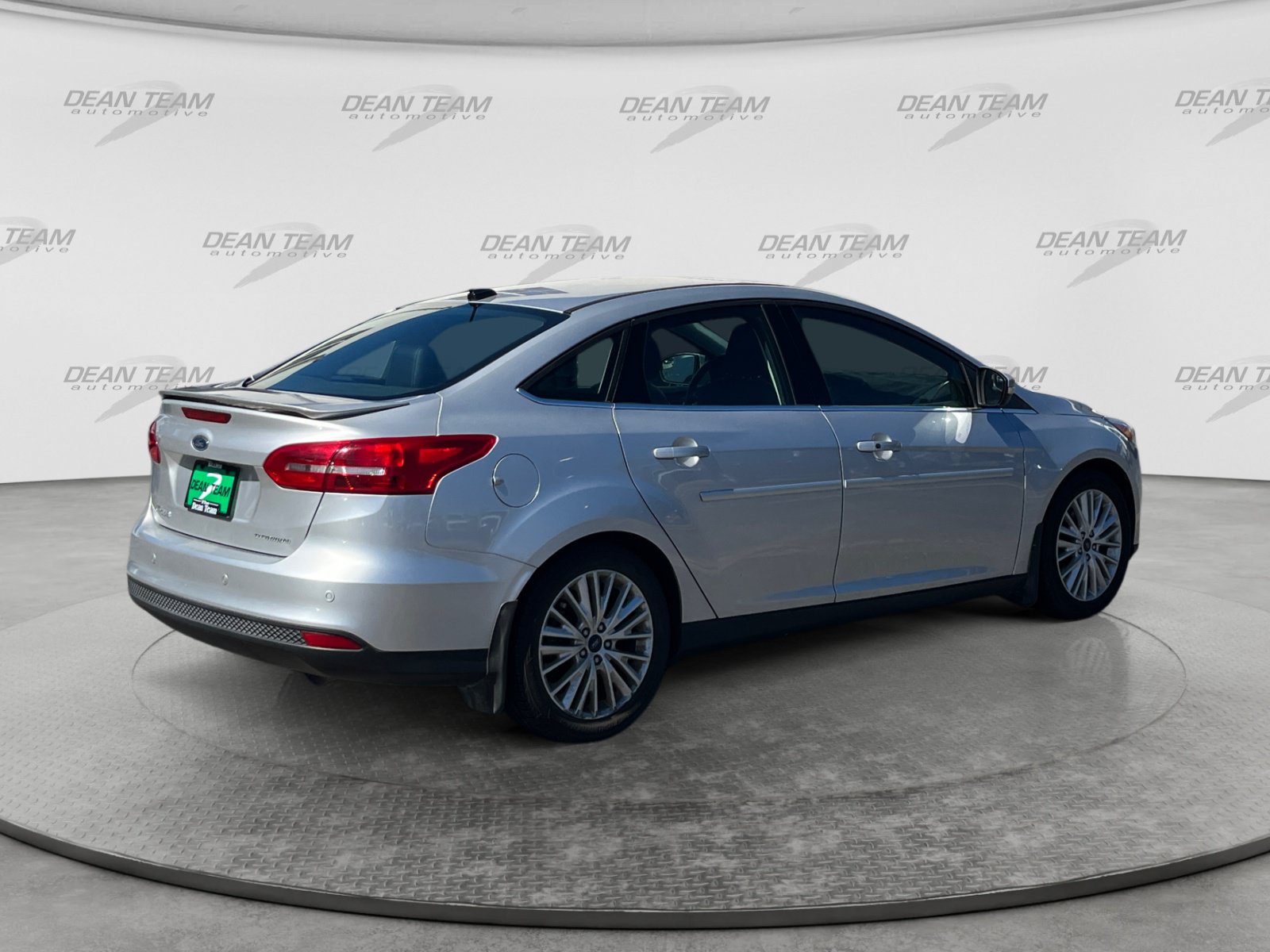 Used 2018 Ford Focus Titanium FWD image 8