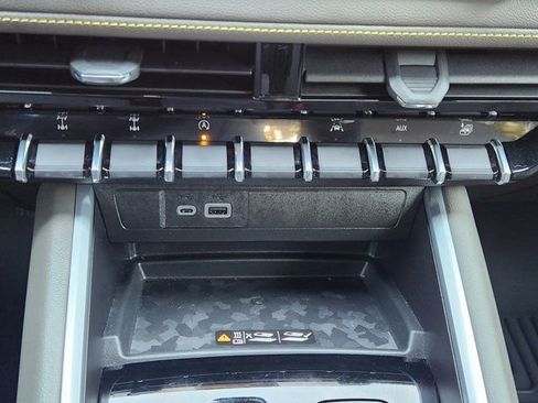 Used 2026 Chevrolet Colorado ZR2 image 23