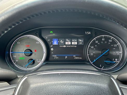 Used 2023 Toyota Venza LE AWD/4WD image 23