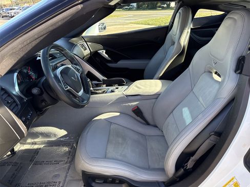 Used 2015 Chevrolet Corvette Stingray w/ 2LT Preferred Equipment Group image 9