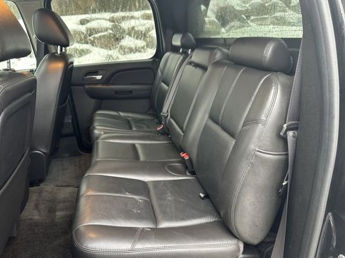 Used 2011 Chevrolet Avalanche LT w/ Luxury Package image 30