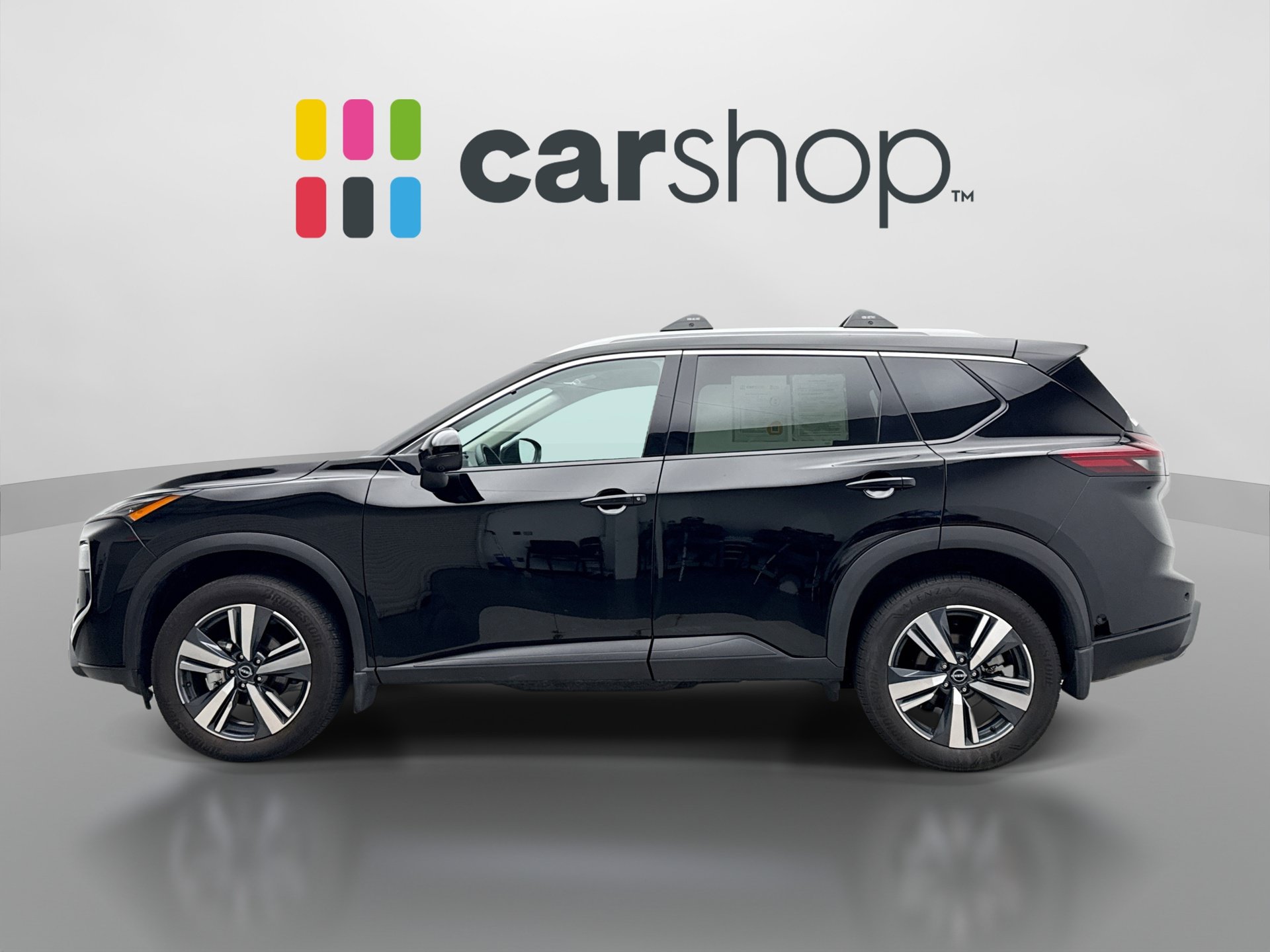 Used 2024 Nissan Rogue SL AWD/4WD image 2